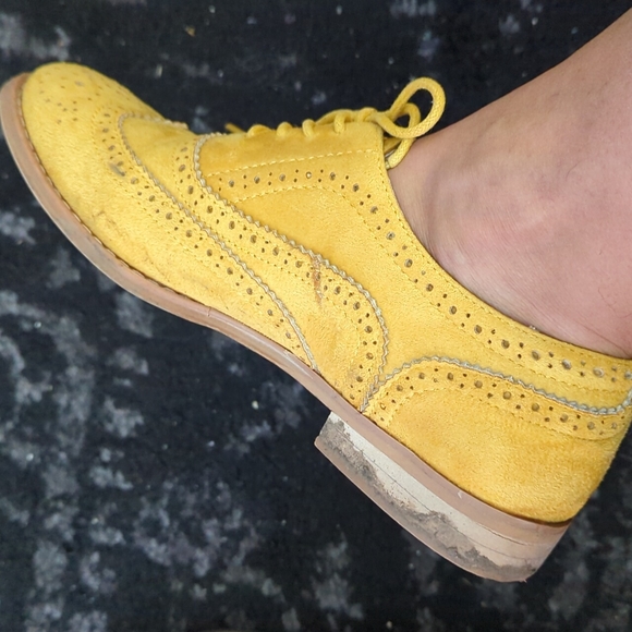 Wingtip brogues in Mustard - Picture 10 of 10